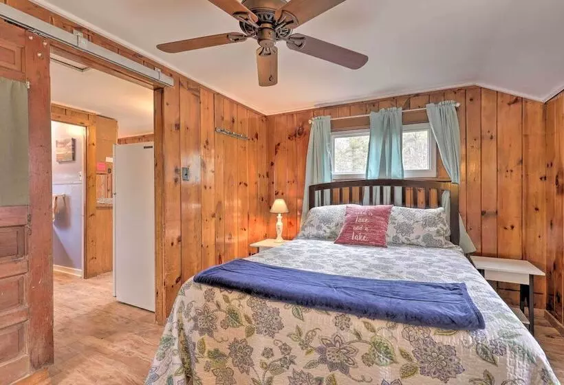 Walk To Marina: Cute Gilford Cottage W/ Grill