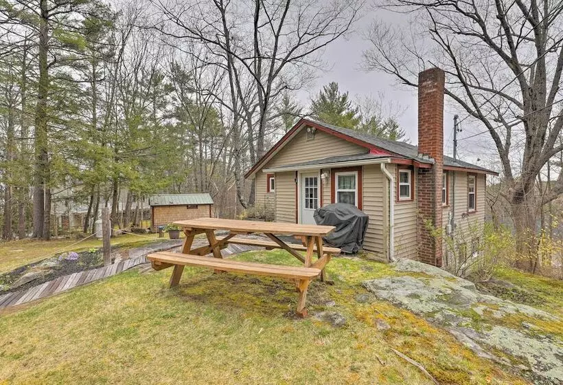 Walk To Marina: Cute Gilford Cottage W/ Grill
