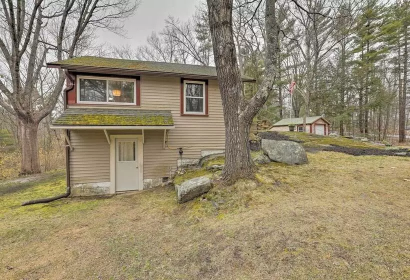 Walk To Marina: Cute Gilford Cottage W/ Grill