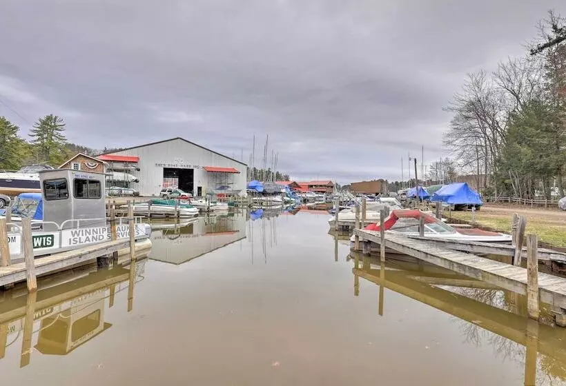 Walk To Marina: Cute Gilford Cottage W/ Grill