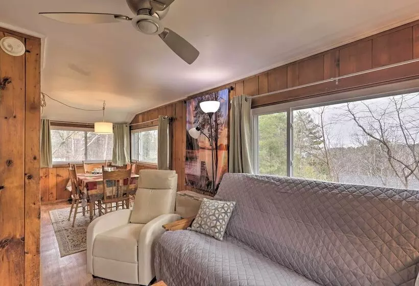 Walk To Marina: Cute Gilford Cottage W/ Grill