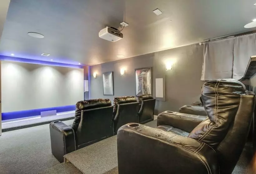 Denver Vacation Home W/ Home Theater!