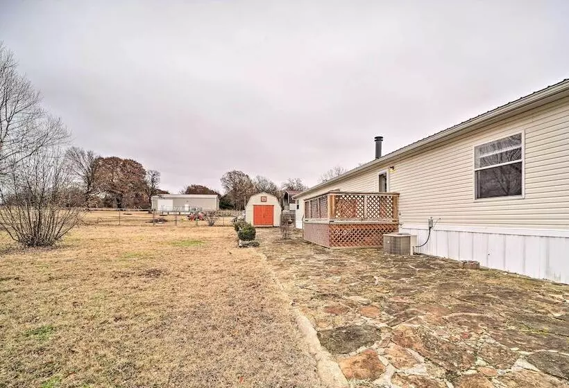 Eufaula Escape W/ Deck   Steps To Lake!