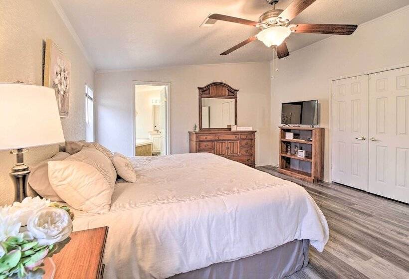 Eufaula Escape W/ Deck   Steps To Lake!