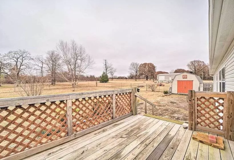 Eufaula Escape W/ Deck   Steps To Lake!