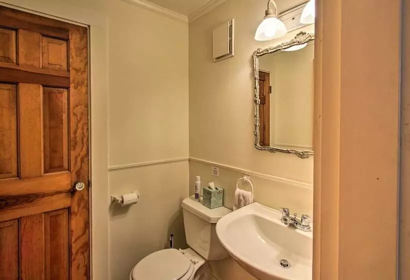 Expansive Beachfront Retreat W/ Outdoor Shower