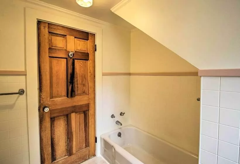 Expansive Beachfront Retreat W/ Outdoor Shower