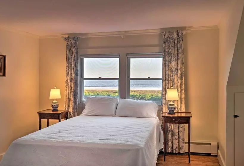 Expansive Beachfront Retreat W/ Outdoor Shower