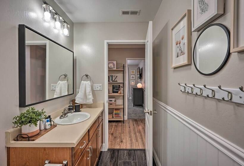 Family Friendly Home, 6 Mi To Riverwalk Plaza