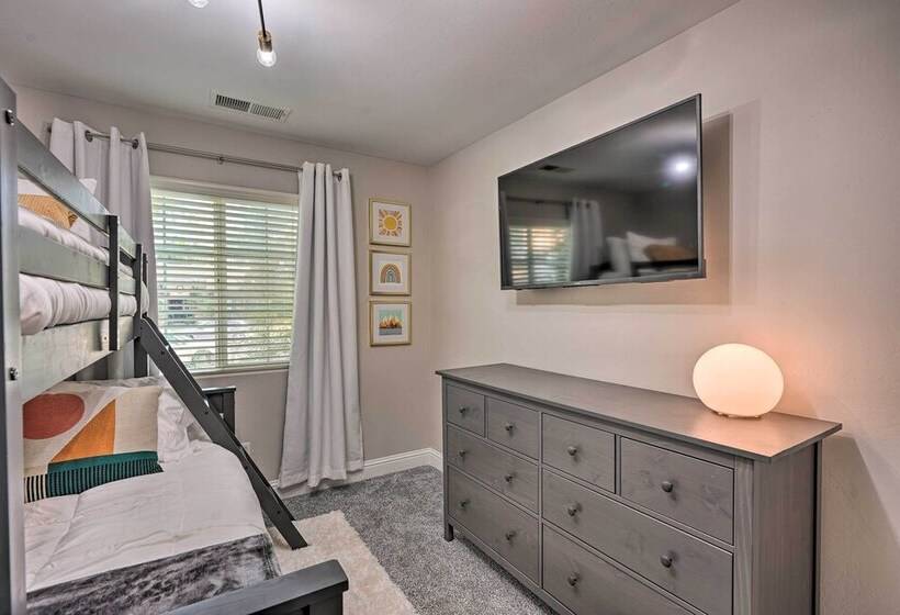 Family Friendly Home, 6 Mi To Riverwalk Plaza