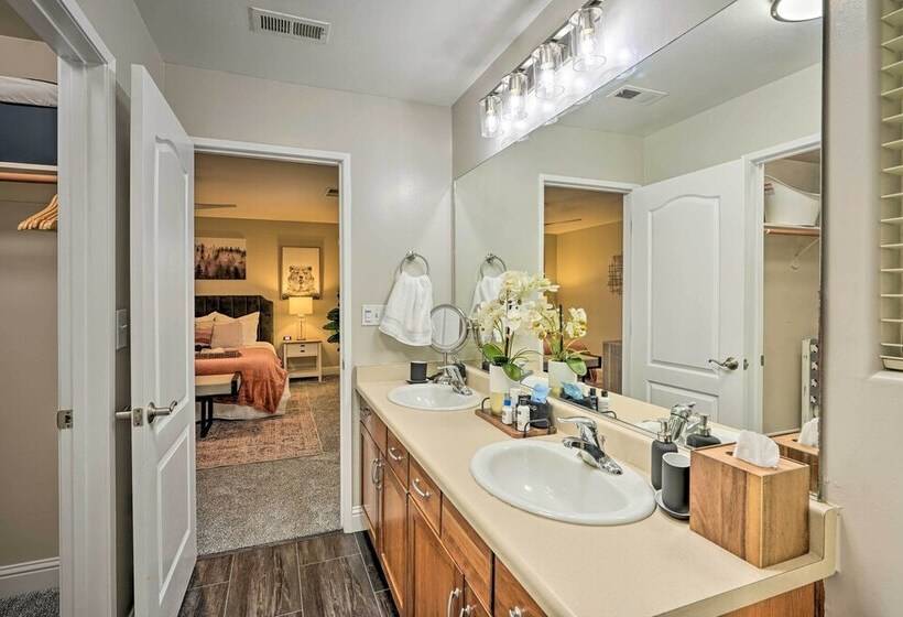 Family Friendly Home, 6 Mi To Riverwalk Plaza