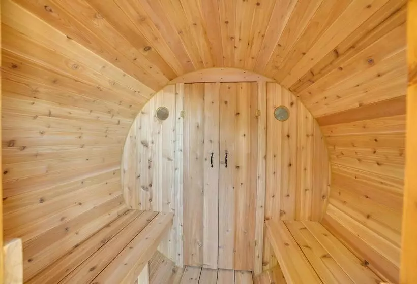 Ocqueoc Family Cabin W/ Sauna On Lake Huron!