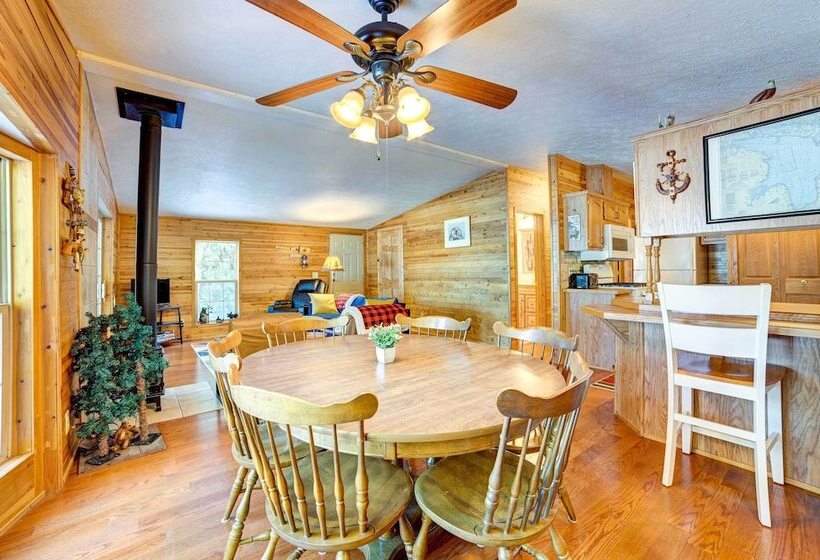 Ocqueoc Family Cabin W/ Sauna On Lake Huron!