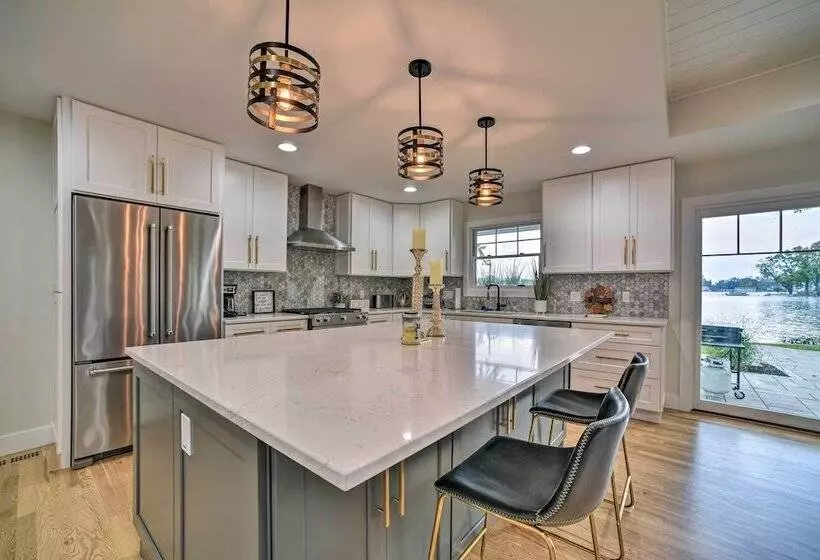 Fenton Home W/ Patio & All Sports Lake Access