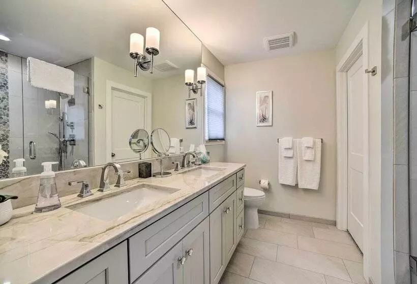 Fenton Home W/ Patio & All Sports Lake Access