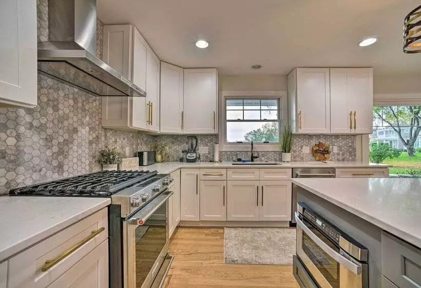 Fenton Home W/ Patio & All Sports Lake Access