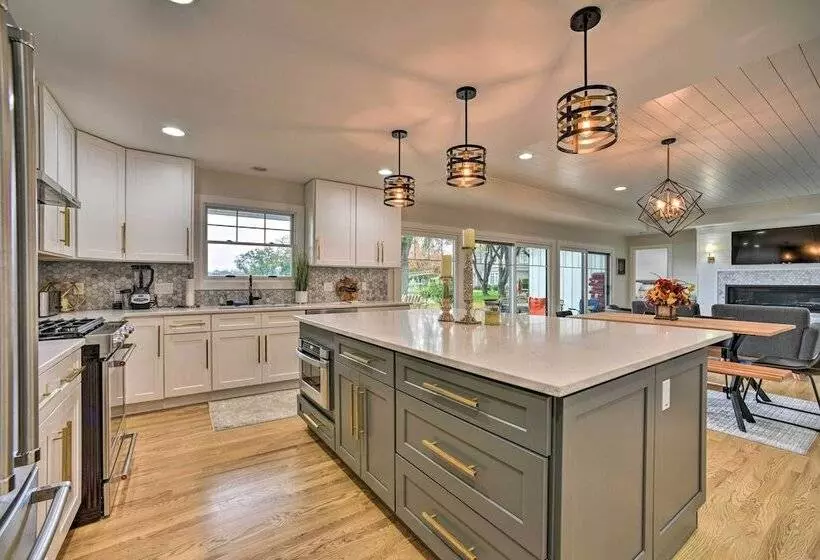 Fenton Home W/ Patio & All Sports Lake Access