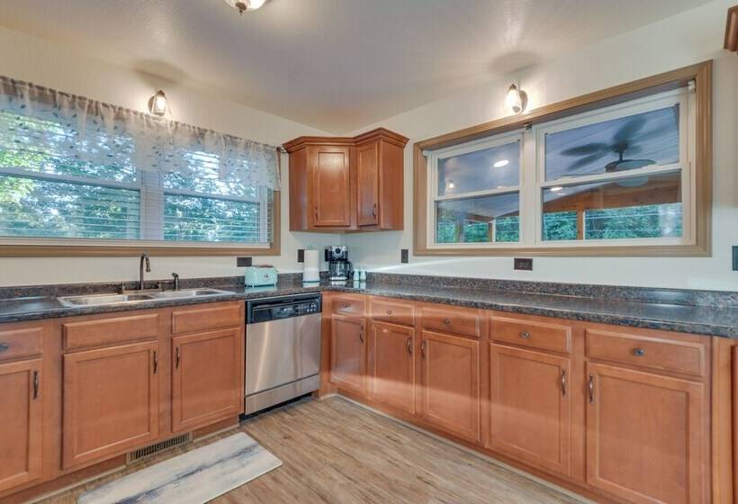 Fisherman S Paradise With Fire Pit & Lake Access!