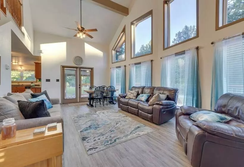 Fisherman S Paradise With Fire Pit & Lake Access!