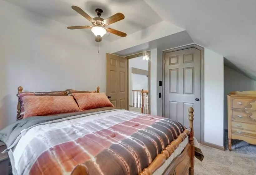 Fisherman S Paradise With Fire Pit & Lake Access!