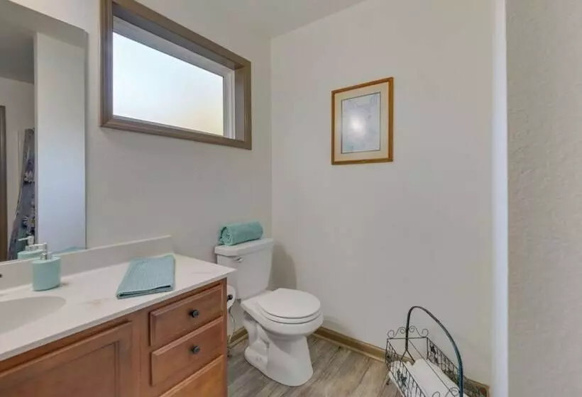 Fisherman S Paradise With Fire Pit & Lake Access!