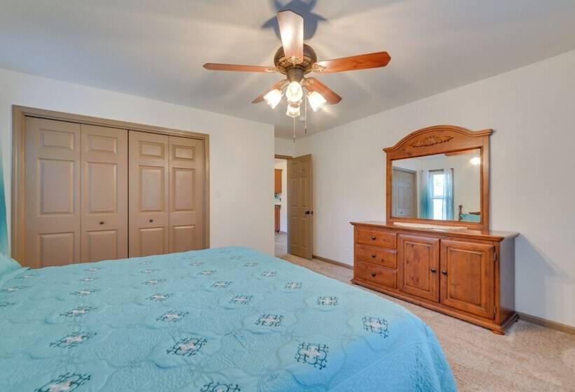 Fisherman S Paradise With Fire Pit & Lake Access!