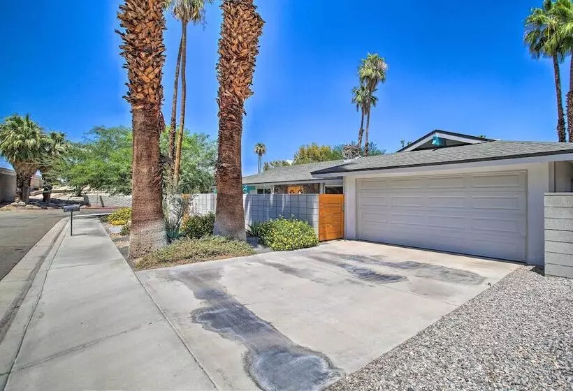 Funky Palm Springs Paradise Near Golf Courses