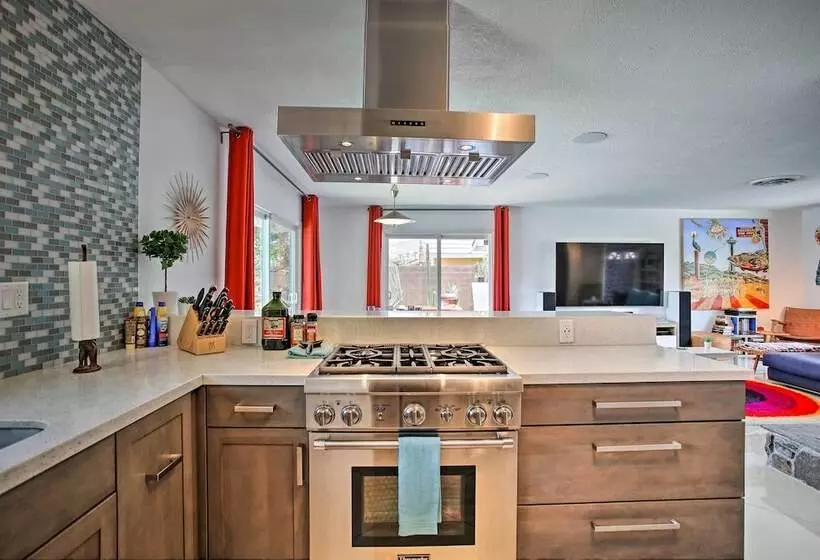 Funky Palm Springs Paradise Near Golf Courses