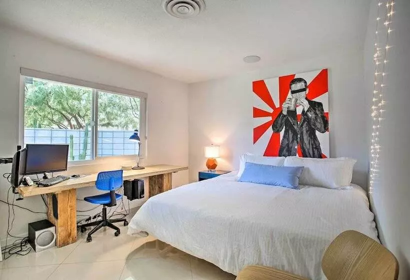 Funky Palm Springs Paradise Near Golf Courses