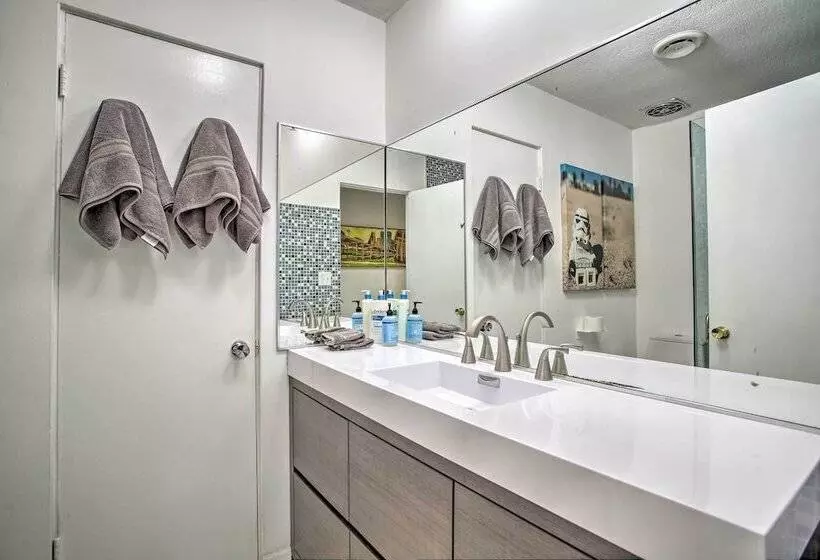 Funky Palm Springs Paradise Near Golf Courses