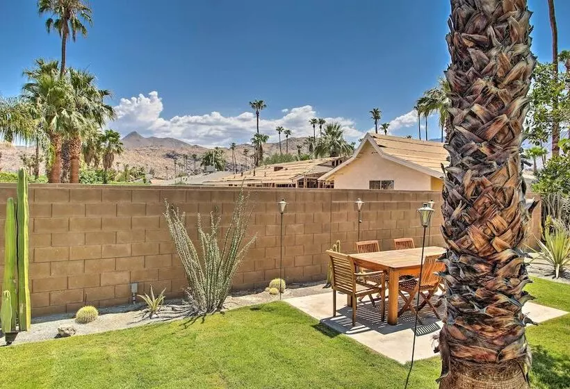 Funky Palm Springs Paradise Near Golf Courses