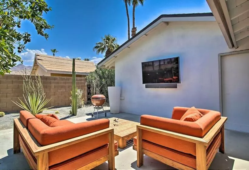 Funky Palm Springs Paradise Near Golf Courses