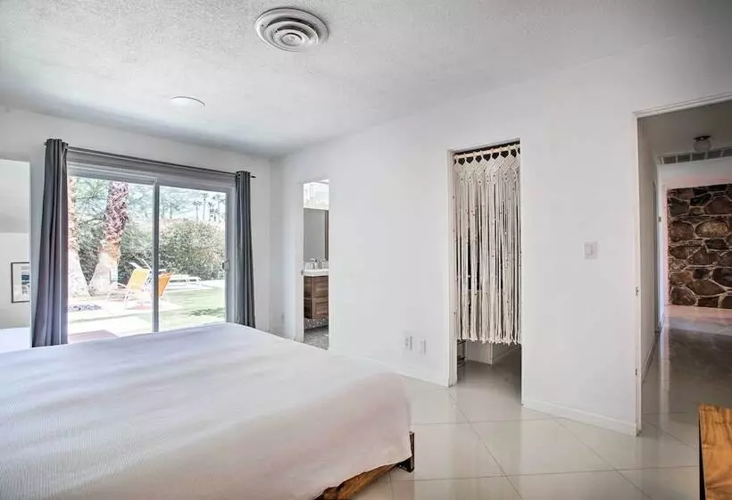 Funky Palm Springs Paradise Near Golf Courses