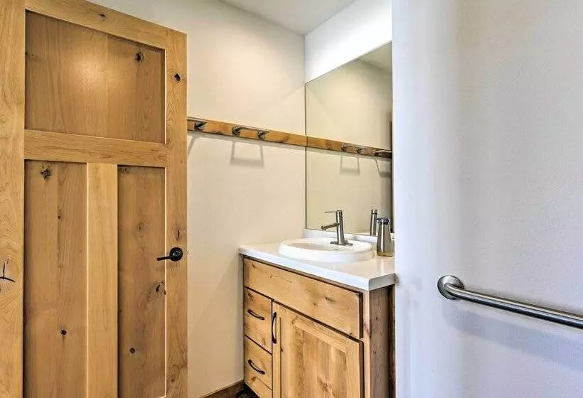 Happys Haven Cabin W/ Gas Grill & Fire Pit!