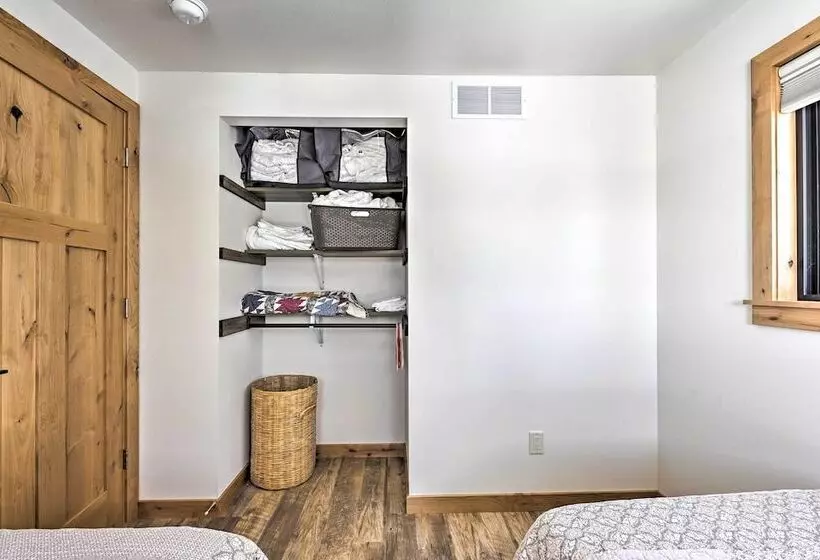 Happys Haven Cabin W/ Gas Grill & Fire Pit!