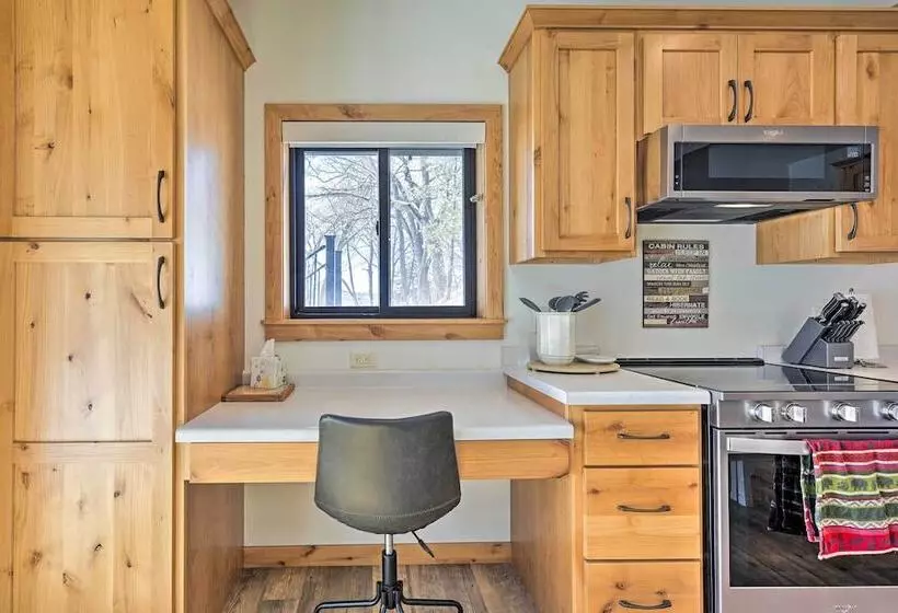 Happys Haven Cabin W/ Gas Grill & Fire Pit!