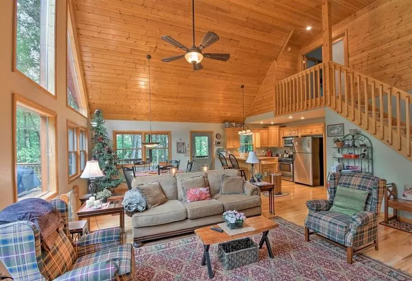Andrews Cabin W/ Game Room & Covered Porch!