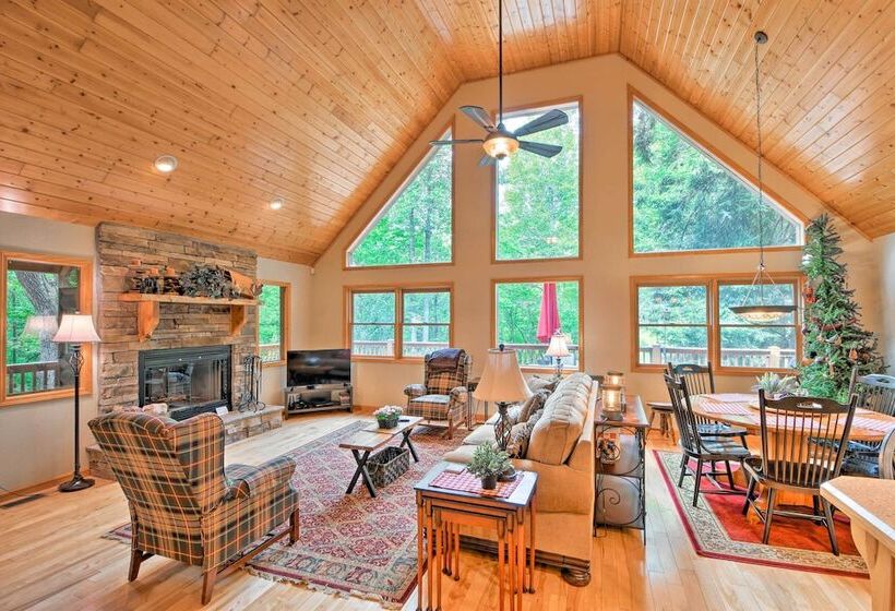 Andrews Cabin W/ Game Room & Covered Porch!