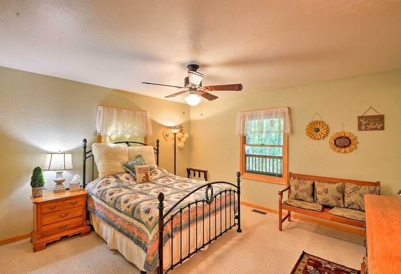 Andrews Cabin W/ Game Room & Covered Porch!