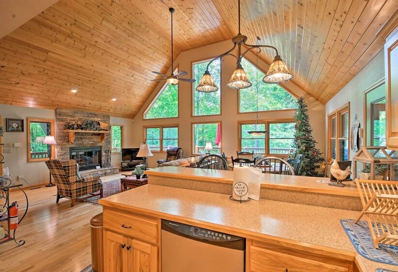 Andrews Cabin W/ Game Room & Covered Porch!