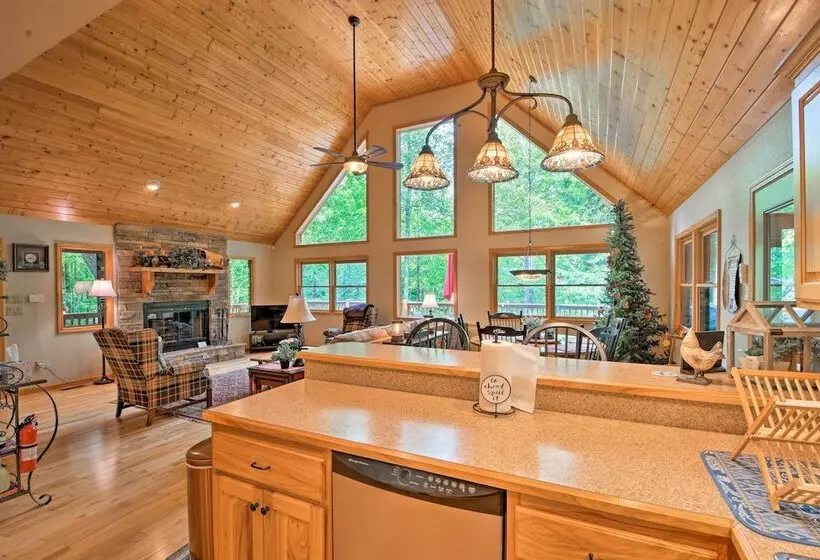 Andrews Cabin W/ Game Room & Covered Porch!