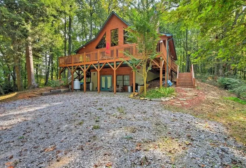 Andrews Cabin W/ Game Room & Covered Porch!
