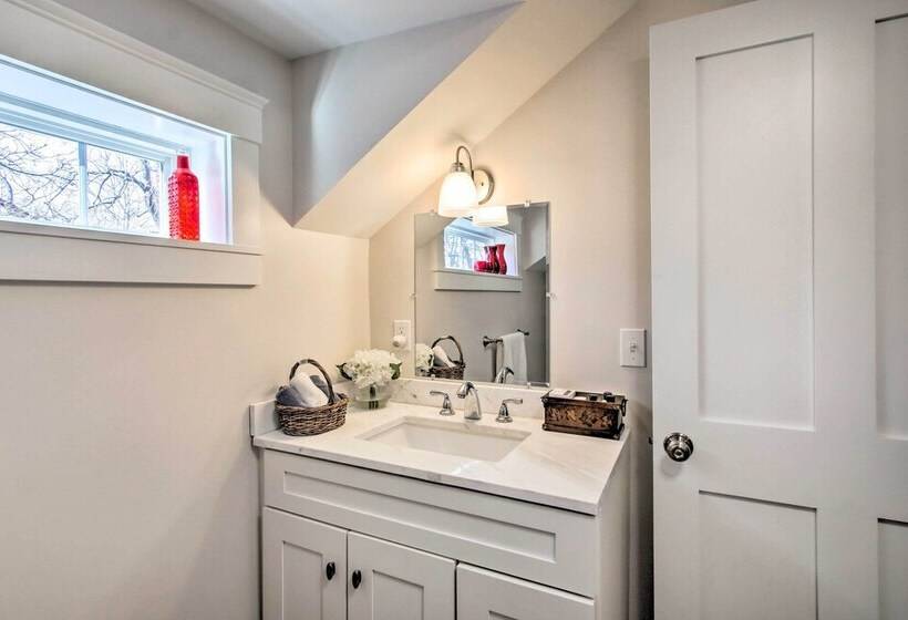 Historic Bath Home, Walk To Waterfront Park!