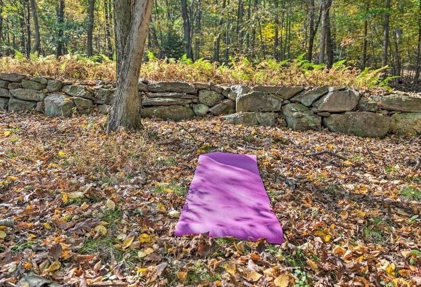 Home On Shared 10 Acres, On Site Trail Access