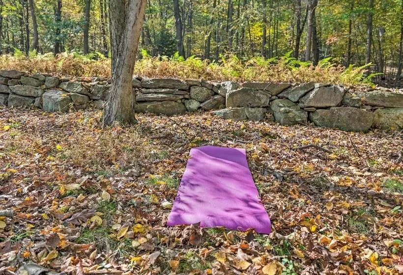 Home On Shared 10 Acres, On Site Trail Access