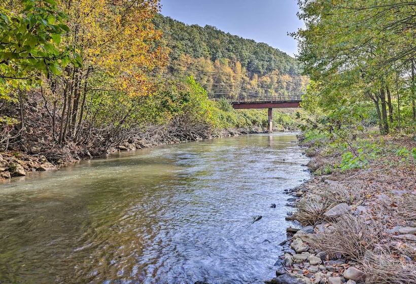 Home On Shared 10 Acres, On Site Trail Access