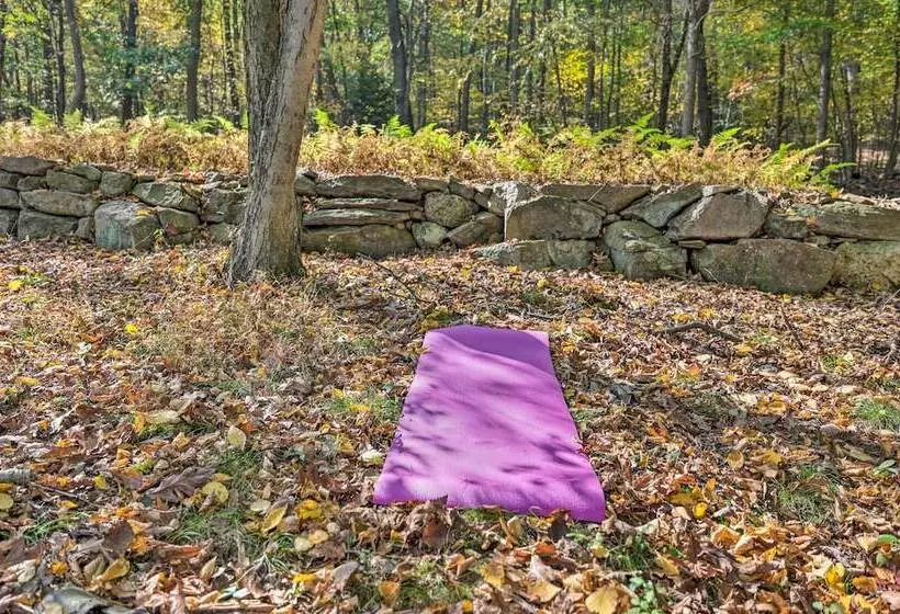 Home On Shared 10 Acres, On Site Trail Access