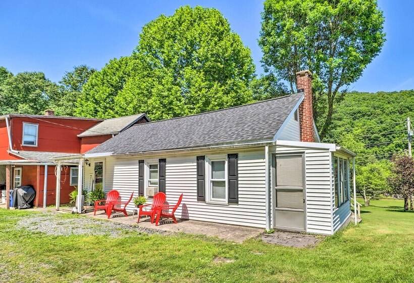 Home On Shared 10 Acres, On Site Trail Access
