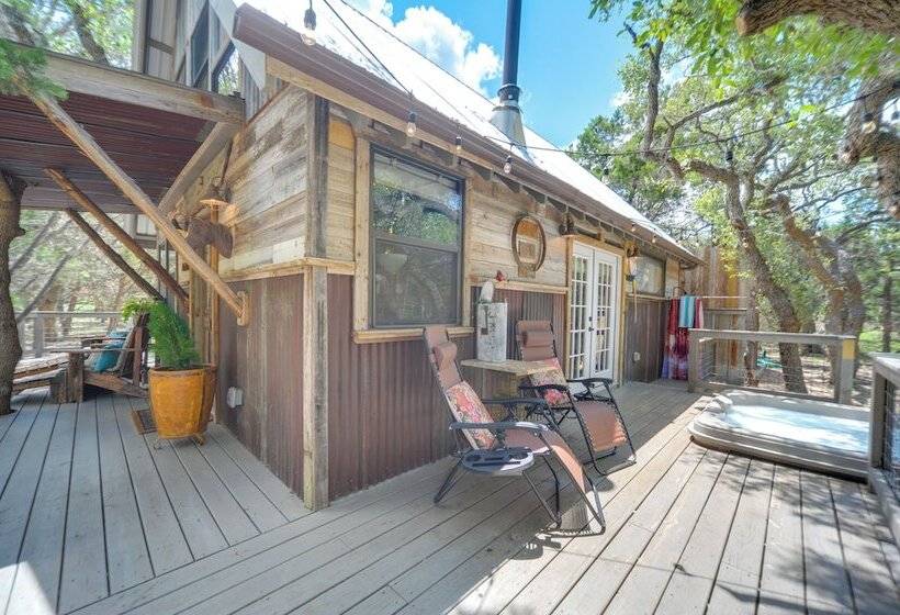 Horse Thief Inn Cabin Retreat W/ Deck & Hot Tub!