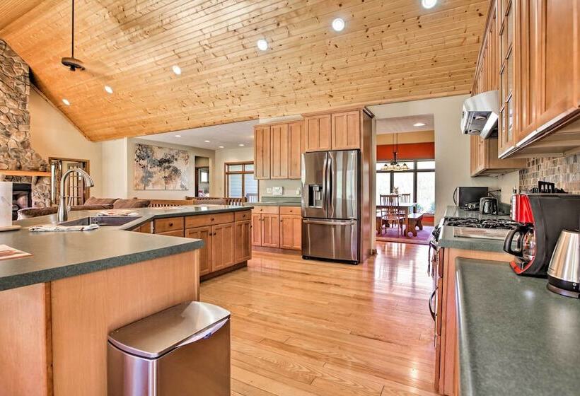 House W/deck, Fire Pit 15 Mins To Snowshoe!